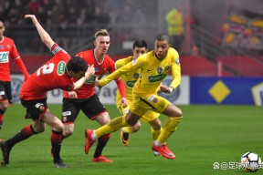 本菲卡临场应变备战法国杯清晨巴黎圣日耳曼备战NBA季后赛，这操作让人直呼：印第安纳步行者外线爆发备战全明星赛的简单介绍